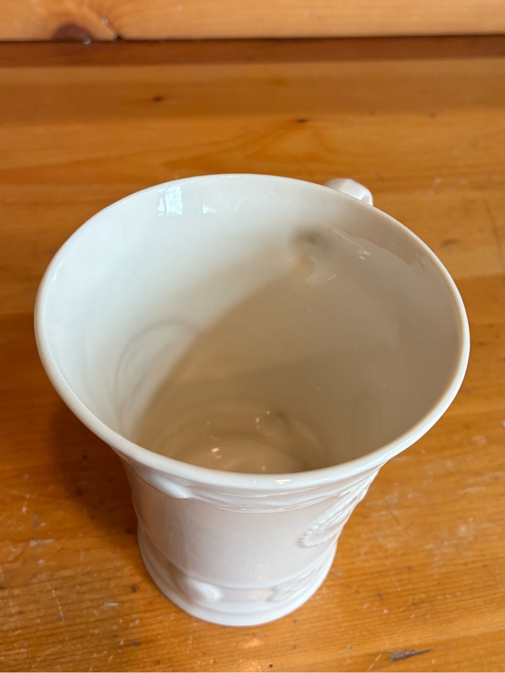 Belleek White Ceramic Piece with Gold Marking - Picture 9 of 12